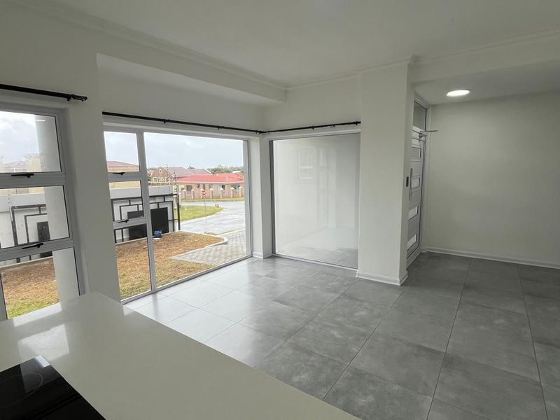 Modern Family Retreat with Exceptional Finishes and Thoughtful Design Located in Aston Bay, Jeffreys Bay - Photo 8