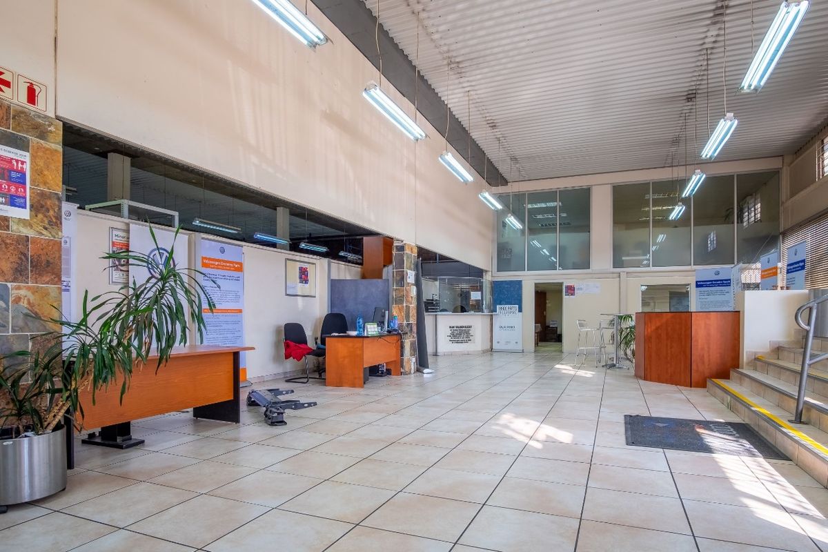 Prime Dealership /Showroom/ Warehouse Space for Rent in Pretoria CBD – Princess Park - Photo 4