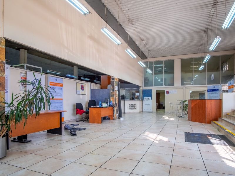 Prime Dealership /Showroom/ Warehouse Space for Rent in Pretoria CBD – Princess Park - Photo 4