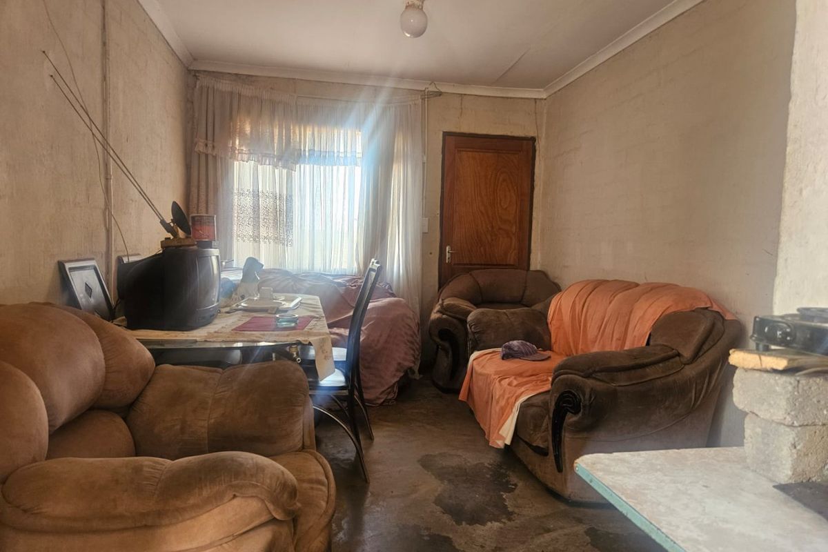 4 Bedroom house for sale - Photo 5