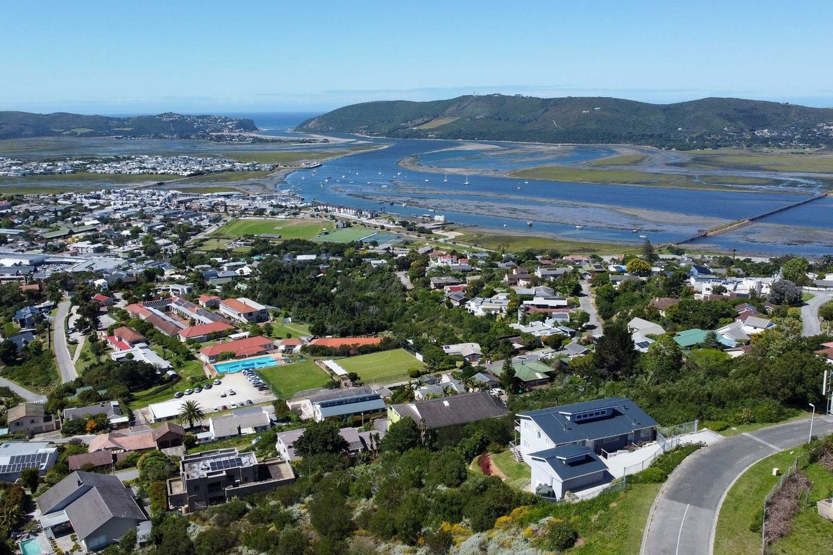 Your Dream Home Awaits in Paradise, Knysna! - Photo 4