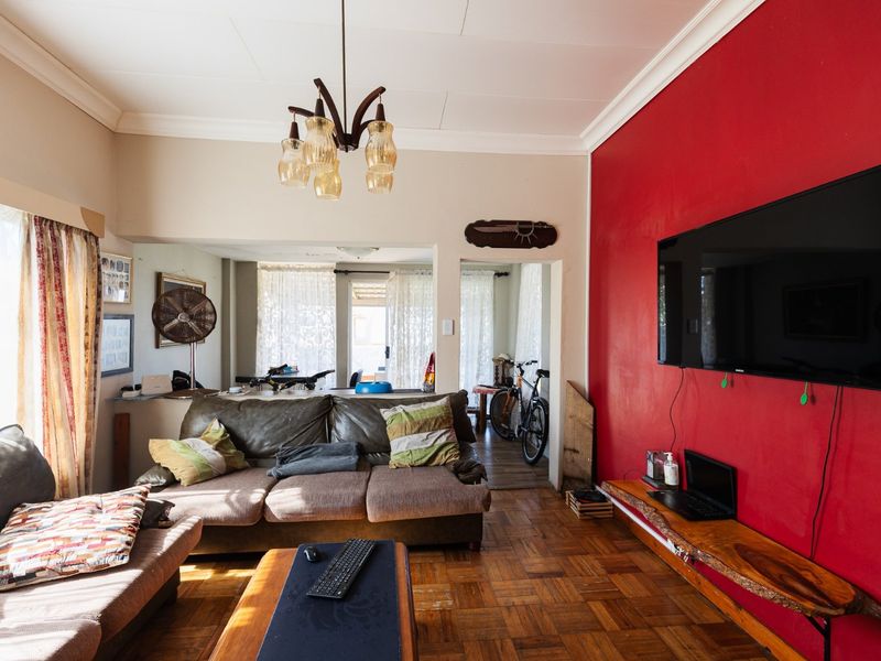 Perfect Location And Sea Views - Photo 9