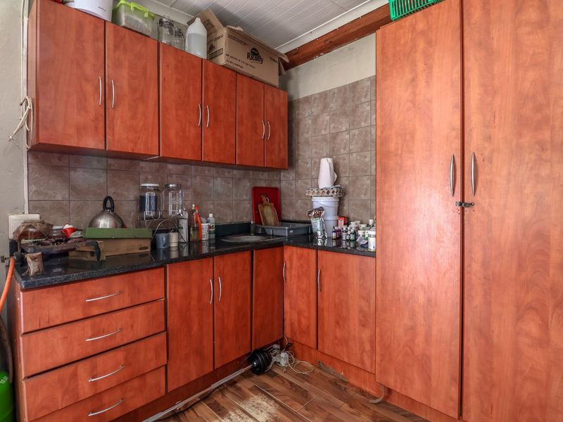 Lifestyle property with income potential situated in the sought after area Elandskraal - Photo 10