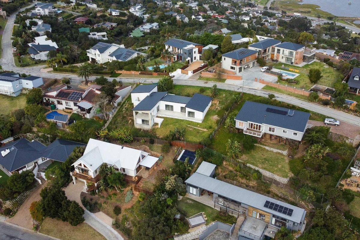 3 Bedroom House for Sale in Knysna Heights - Photo 2