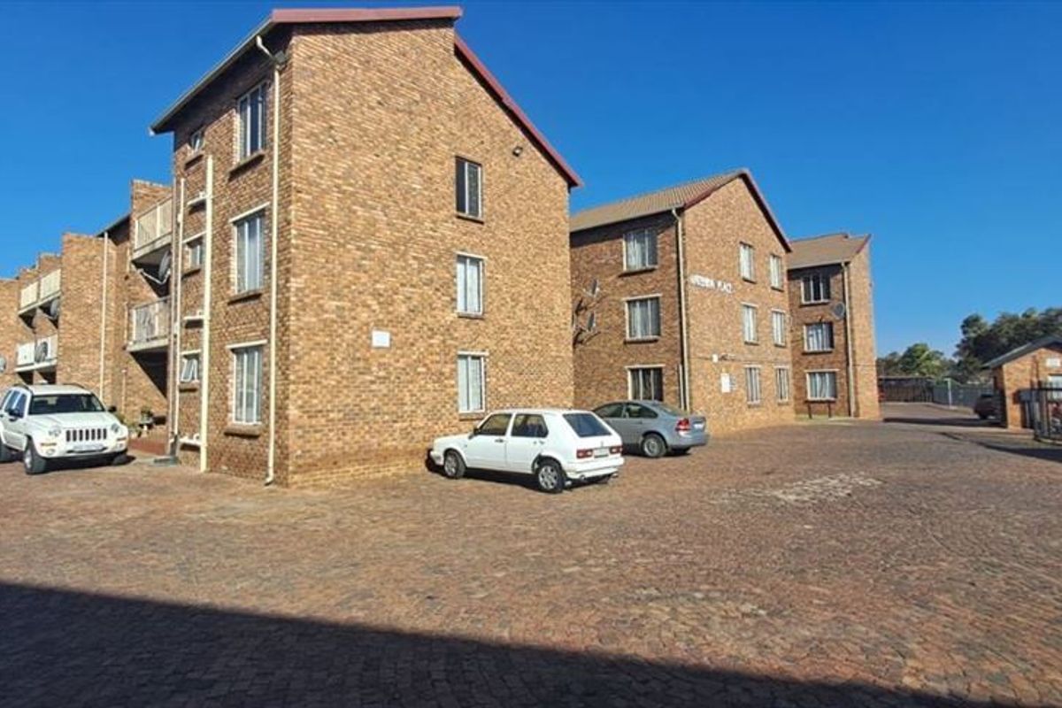 2 Bed Apartment in Elspark for Sale - Photo 3