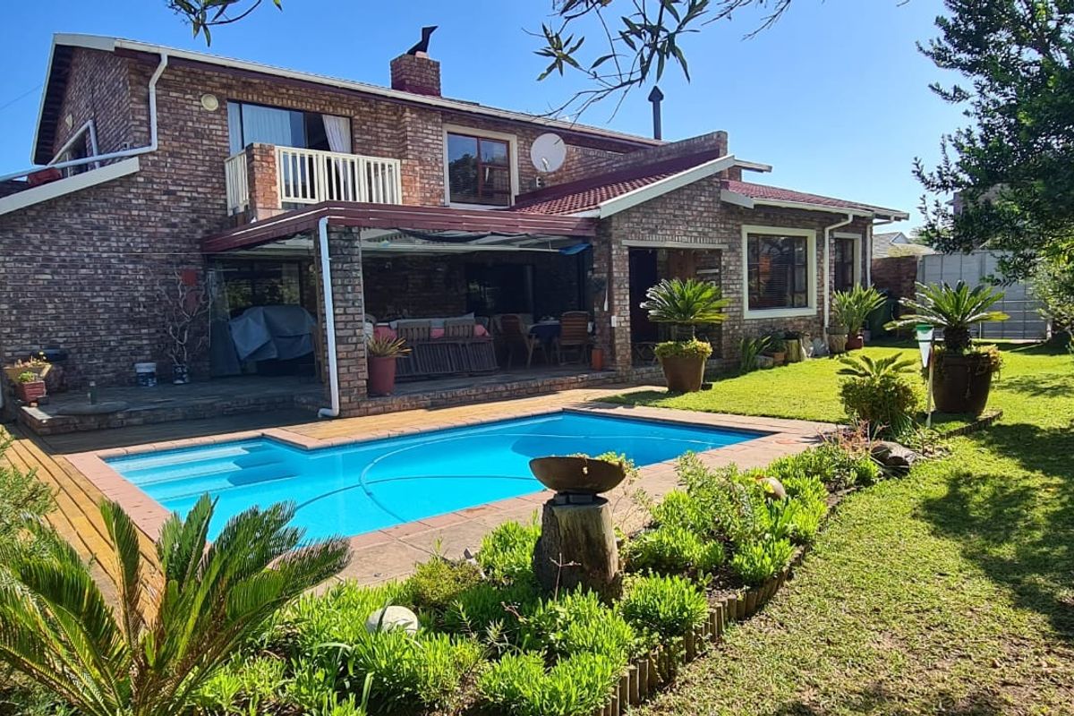 Stunning Low-Maintenance North-facing Family Home - Photo 2