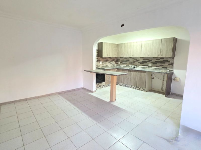 Ideal 2-Bedroom Ground Floor Apartment for Rent  in Erasmia - Photo 4