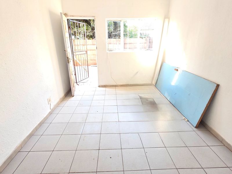 Ideal 2-Bedroom Ground Floor Apartment for Rent  in Erasmia - Photo 2