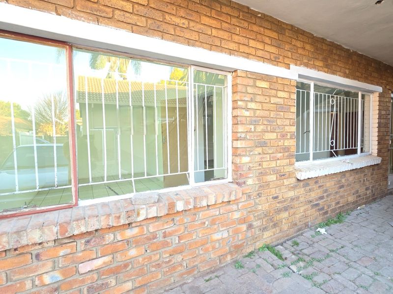 Ideal 2-Bedroom Ground Floor Apartment for Rent  in Erasmia - Photo 10