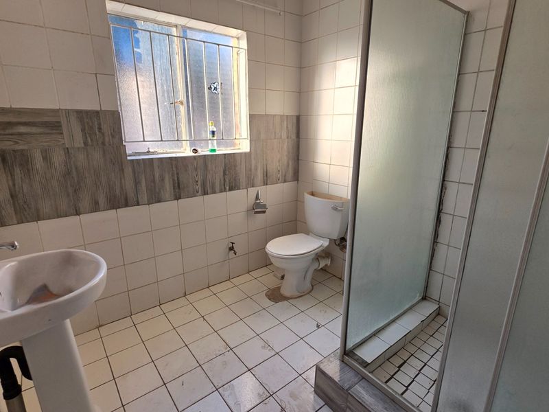 Ideal 2-Bedroom Ground Floor Apartment for Rent  in Erasmia - Photo 9