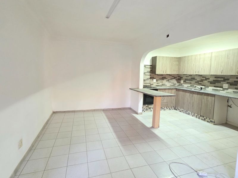 Ideal 2-Bedroom Ground Floor Apartment for Rent  in Erasmia - Photo 5