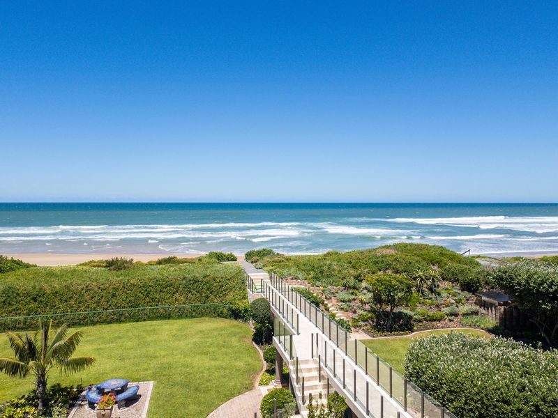 Magnificent Beachfront Residence - Photo 4