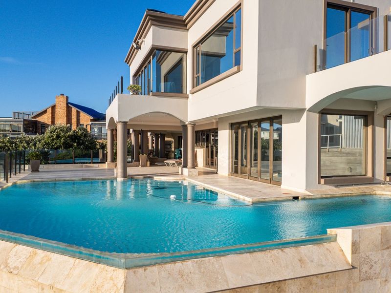 Magnificent Beachfront Residence - Photo 2