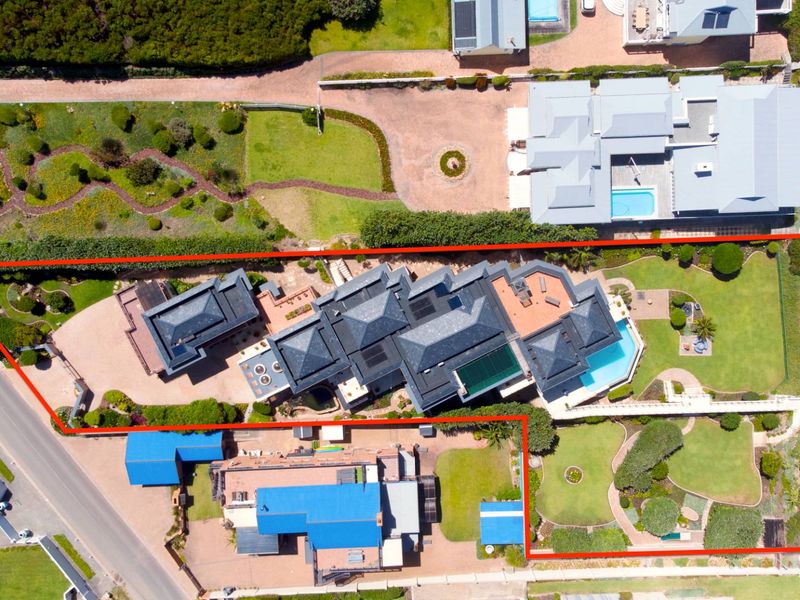 Magnificent Beachfront Residence - Photo 8