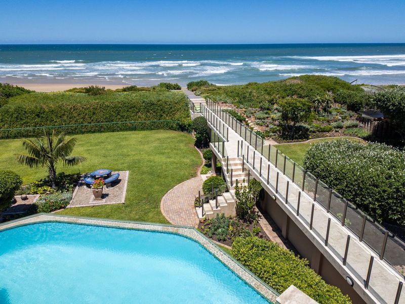 Magnificent Beachfront Residence - Photo 3