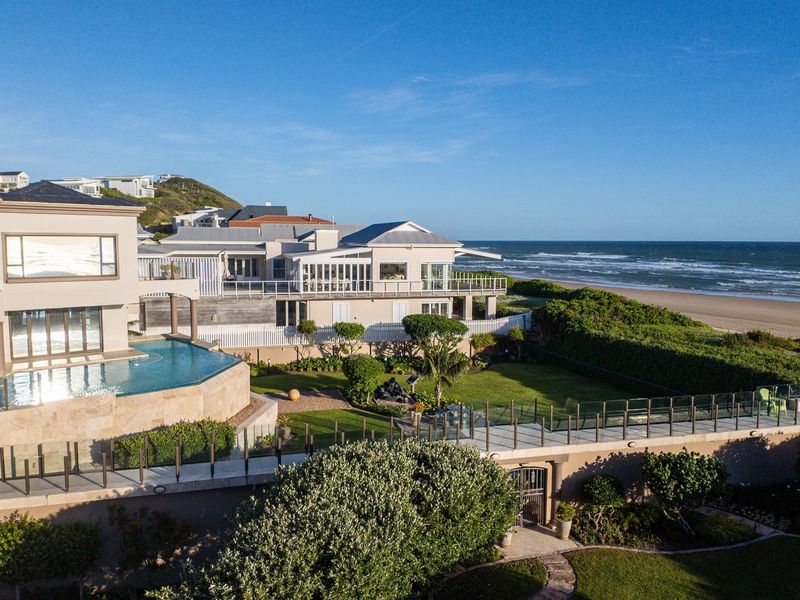 Magnificent Beachfront Residence - Photo 6