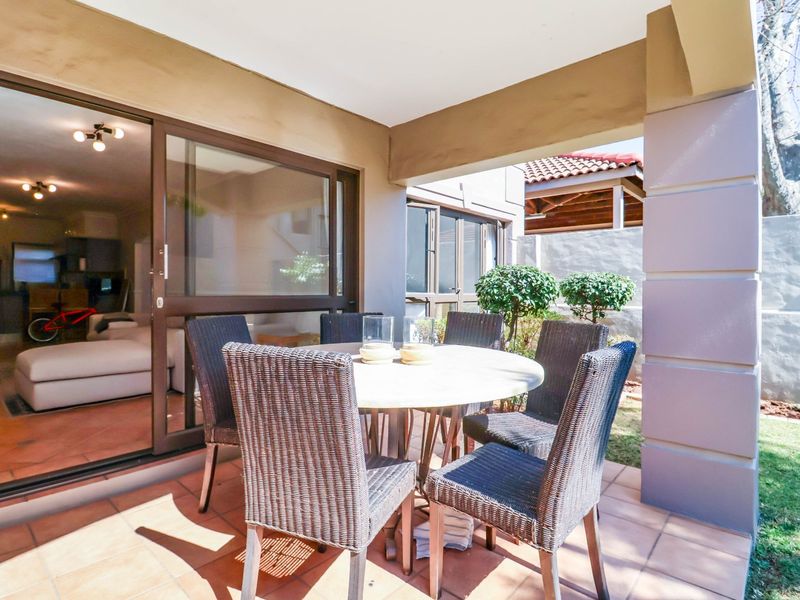 Modern Two Bedroom Garden Apartment - Photo 3