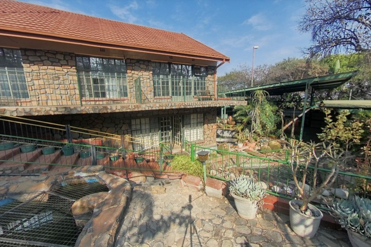 Versatile Property in Elandrand | 1230m2 Erf | Ideal for Families or Investors- Estimated Monthly Rental Income R17 000 - R20 000 - Photo 2