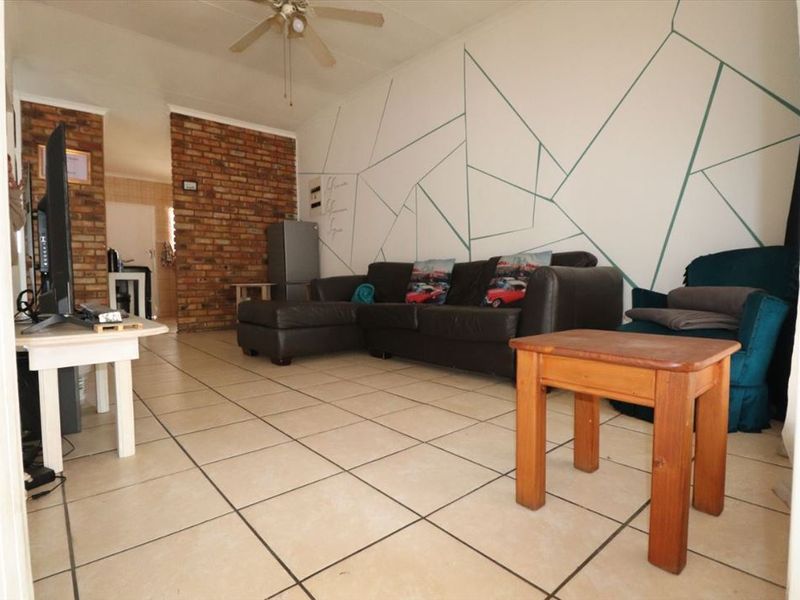 Cozy Starter Home Perfect for Small Families or Couples - Photo 2