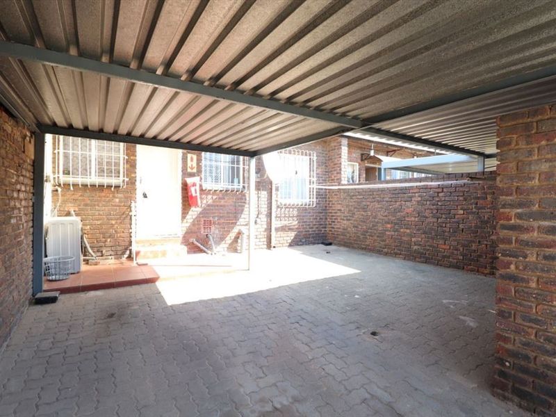 Cozy Starter Home Perfect for Small Families or Couples - Photo 3