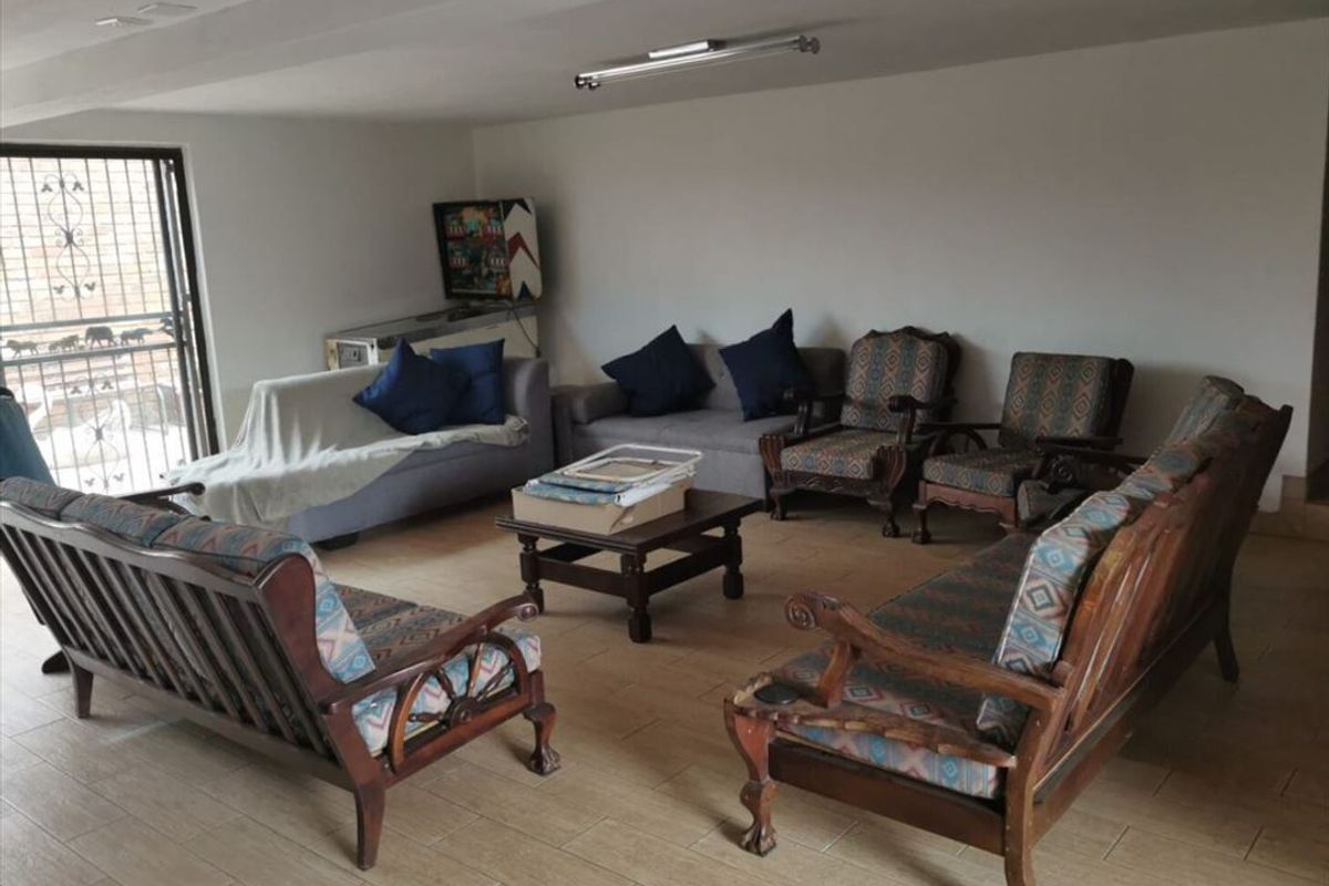 Spacious Family Home with Abundant Living Areas and Storage - Photo 2