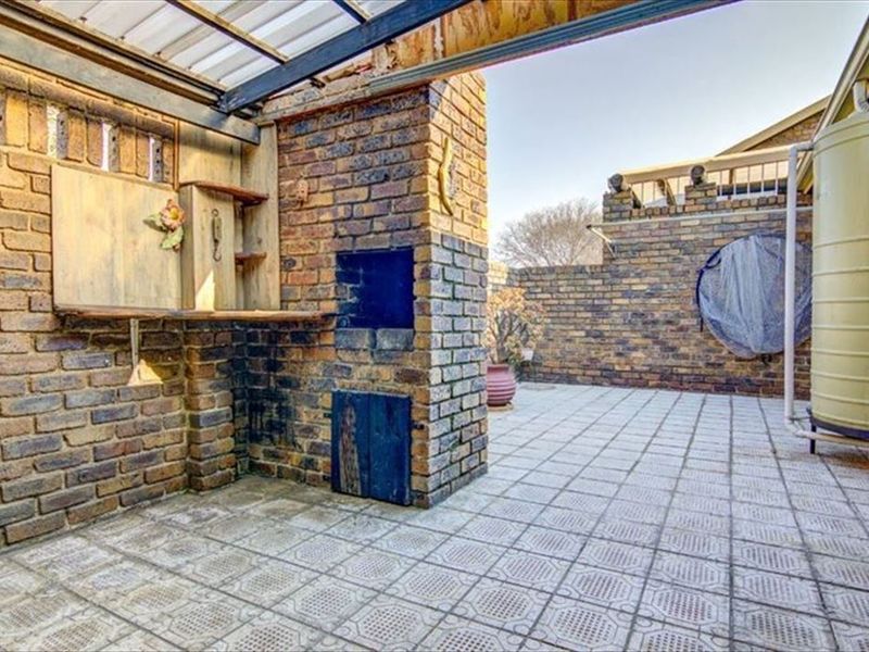 Charming Family Home with Practical Layout and Modern Comforts - Photo 3