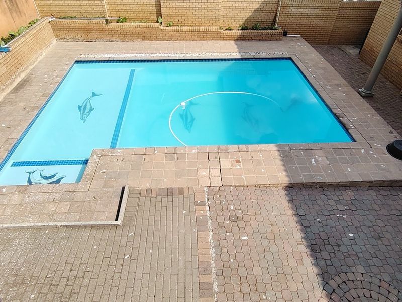 Dual-Living 8-Bedroom Masterpiece with Office Space for Sale in Eldoglen Estate, Centurion - Photo 5