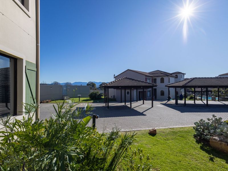 Three Bedroom Ground Floor Apartment - Photo 5