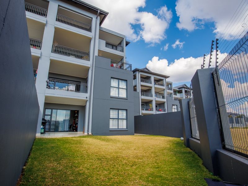 Stunning Modern Garden Apartment in Stylish Westlake Eco Estate - Photo 10