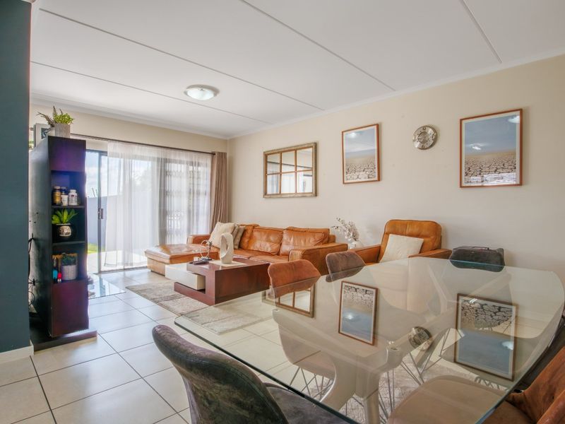 Stunning Modern Garden Apartment in Stylish Westlake Eco Estate - Photo 8