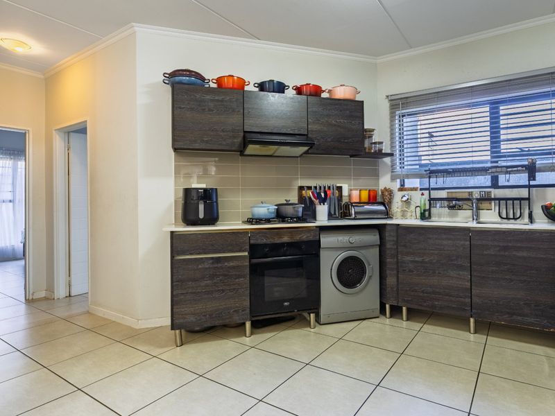 Stunning Modern Garden Apartment in Stylish Westlake Eco Estate - Photo 6