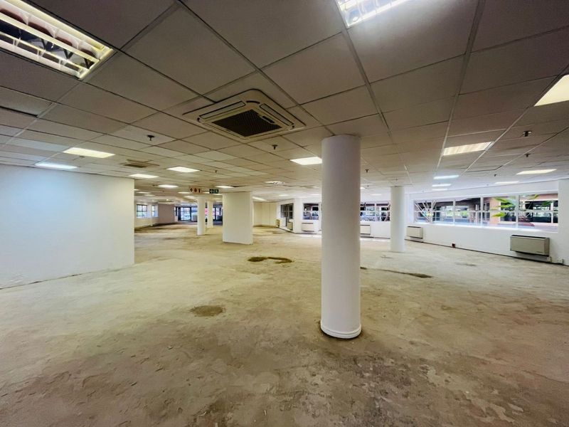 Prime Secure Office Park in Parktown CBD – Spacious Office to Rent - Photo 8