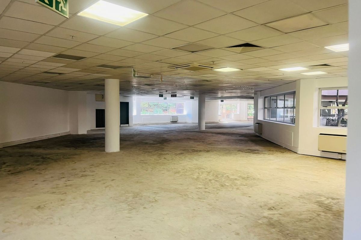Prime Secure Office Park in Parktown CBD – Spacious Office to Rent - Photo 4