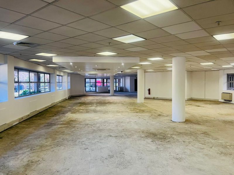Prime Secure Office Park in Parktown CBD – Spacious Office to Rent - Photo 5