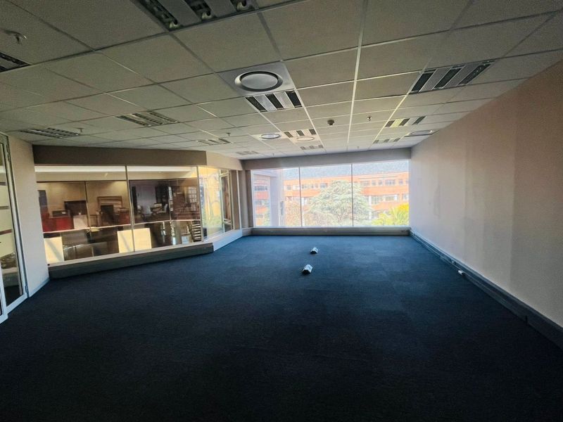 Prime Secure Office Park in Parktown CBD – Spacious Office to Rent - Photo 7
