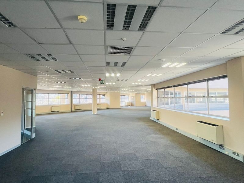 Prime Secure Office Park in Parktown CBD – Spacious Office to Rent - Photo 6