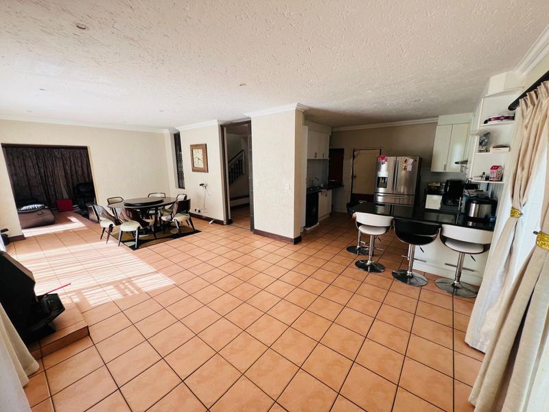 Three Bedroom Family Home For Sale - Photo 10