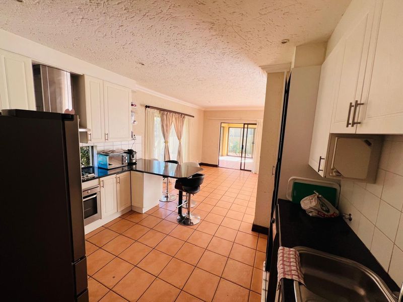 Three Bedroom Family Home For Sale - Photo 5