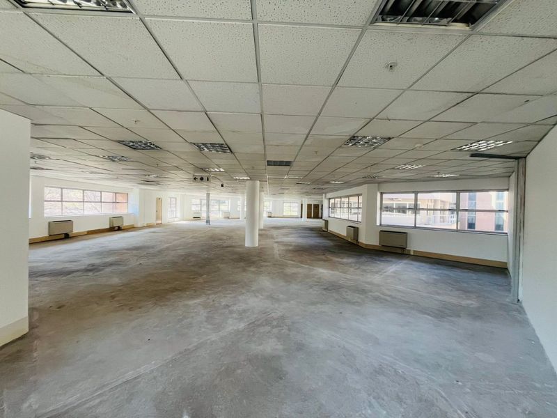 Prime Secure Office Park in Parktown CBD – Spacious Office to Rent - Photo 7