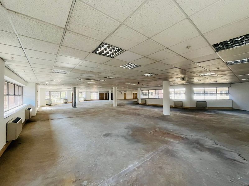Prime Secure Office Park in Parktown CBD – Spacious Office to Rent - Photo 6