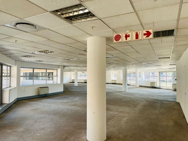 Prime Secure Office Park in Parktown CBD – Spacious Office to Rent - Photo 5