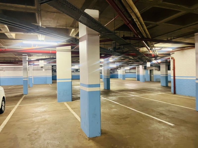 Prime Secure Office Park in Parktown CBD – Spacious Office to Rent - Photo 7