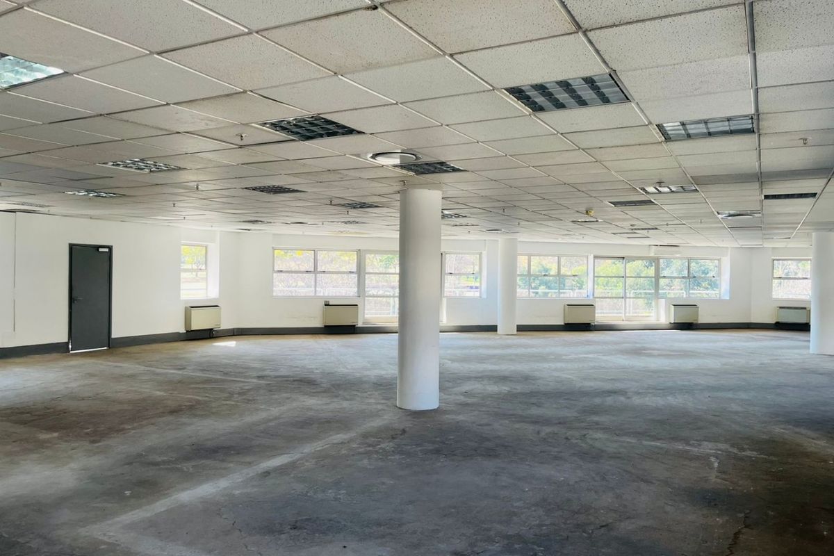 Prime Secure Office Park in Parktown CBD – Spacious Office to Rent - Photo 3