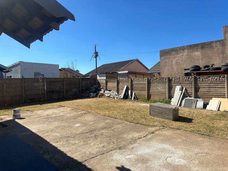 Family home for sale in Sebokeng zone 17 - Photo 5