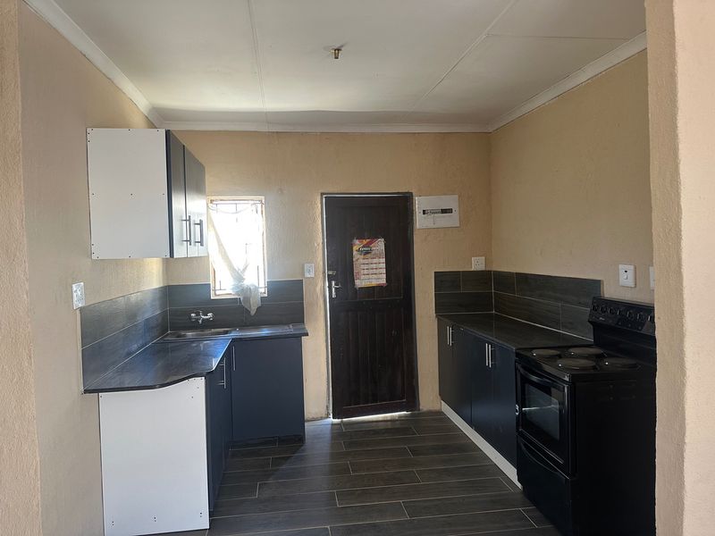 Family home for sale in Sebokeng zone 17 - Photo 8