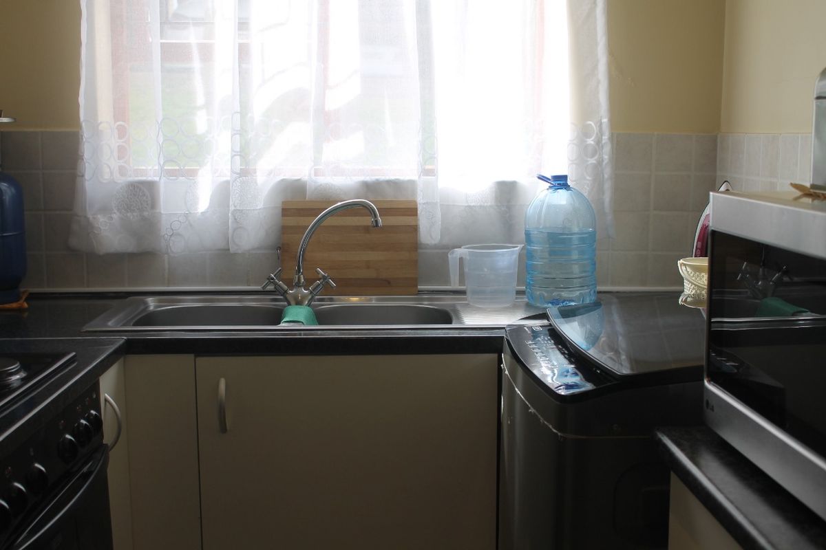 Tranquil Ground Floor Retreat – 2 Bedroom Apartment with Private Balcony - Photo 4