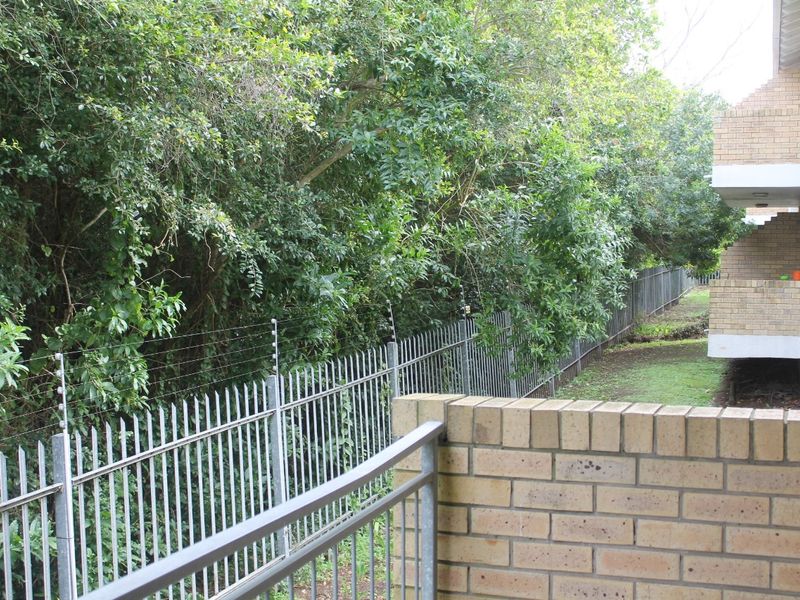 Tranquil Ground Floor Retreat – 2 Bedroom Apartment with Private Balcony - Photo 8