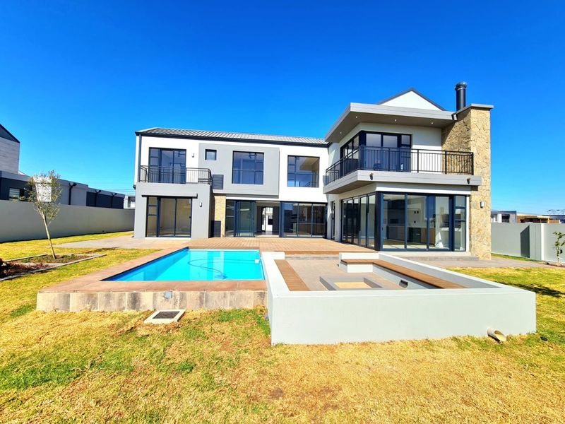 5 Bedroom Property For Sale In Midstream Heights  - Photo 2