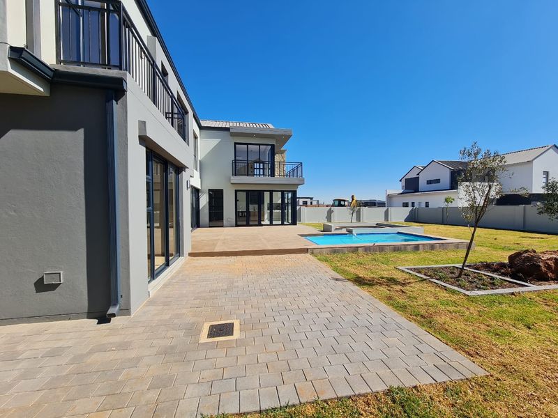 5 Bedroom Property For Sale In Midstream Heights  - Photo 6