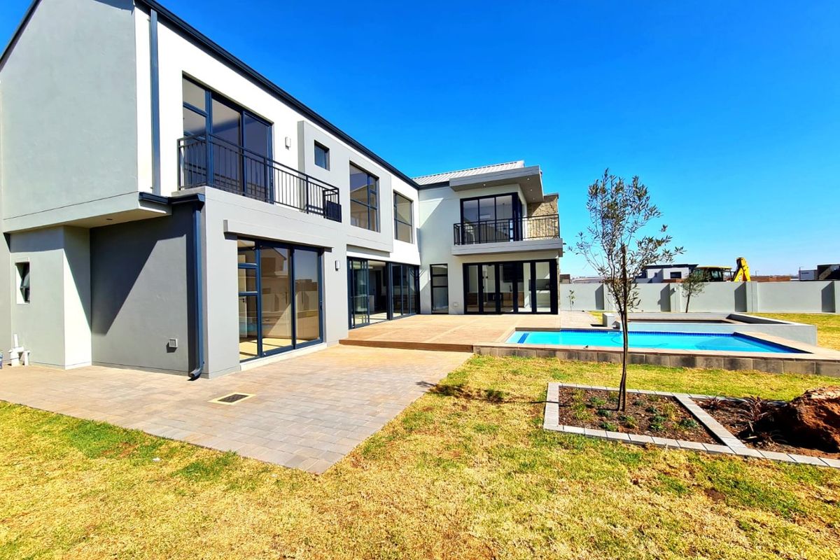 5 Bedroom Property For Sale In Midstream Heights  - Photo 3